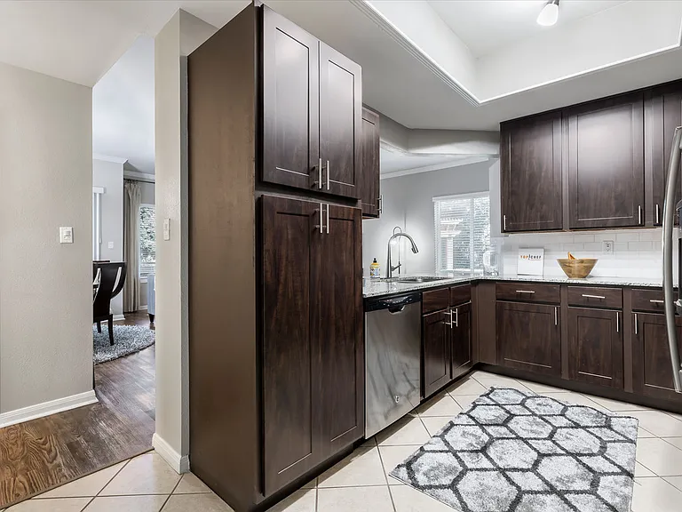 Somerset Townhomes — Photo 10