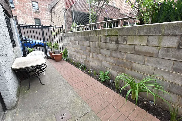 Rented by Highline Residential | media 39