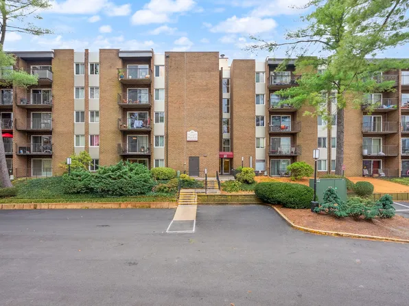 60 S Van Dorn St, Alexandria, VA