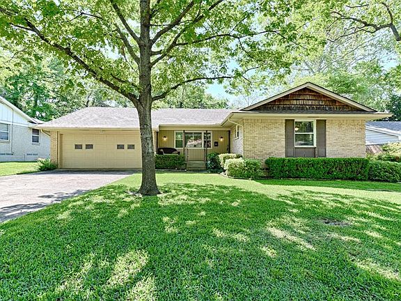 2nd image of 10530 Lake Gardens Dr