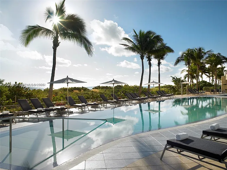 6801 Collins Ave #1215 — Photo 7
