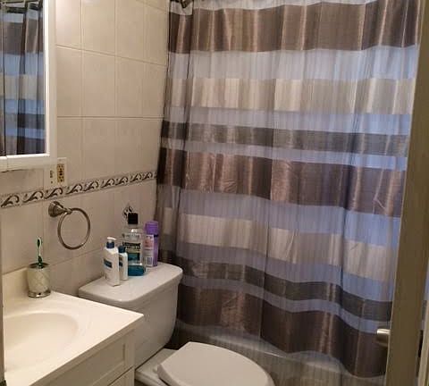 5th image of 316 Montgomery St APT 1F