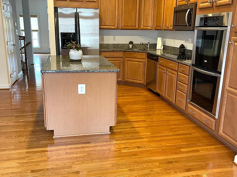 1560 Rutland Way — Photo 5