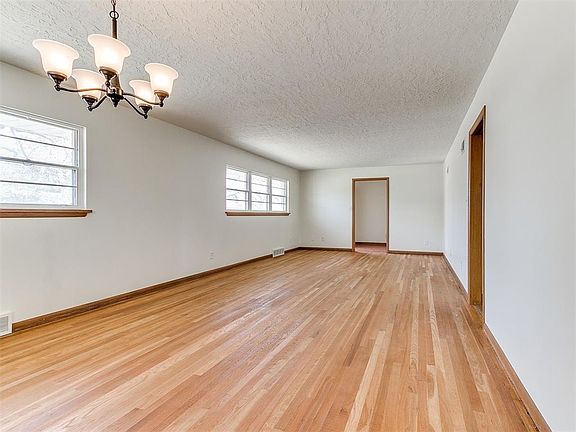 4th image of 1516 Ann Arbor Dr