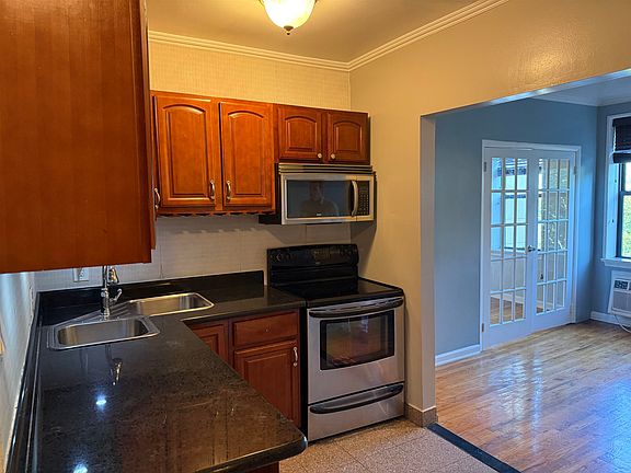 2nd image of 108 Waldo Ave APT 2A