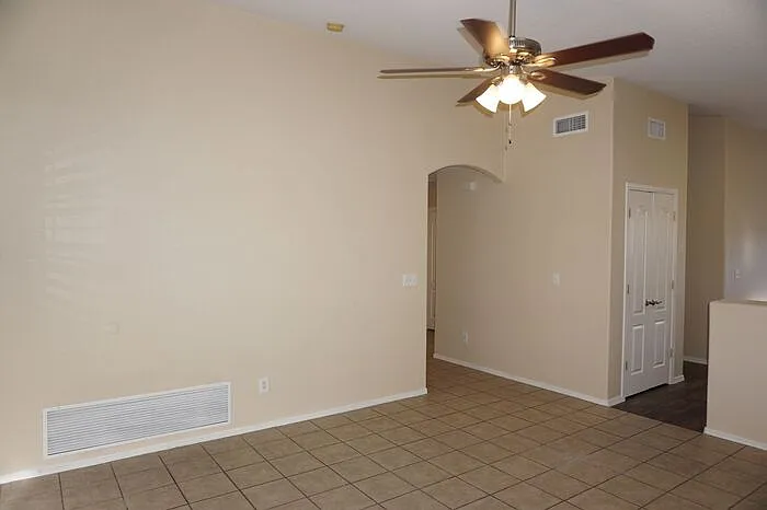 2201 S Saint Suzanne Dr — Photo 9
