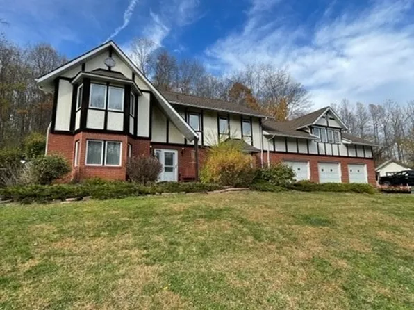 3302 Tall Timber Rd NE, Mineral City, OH 44656