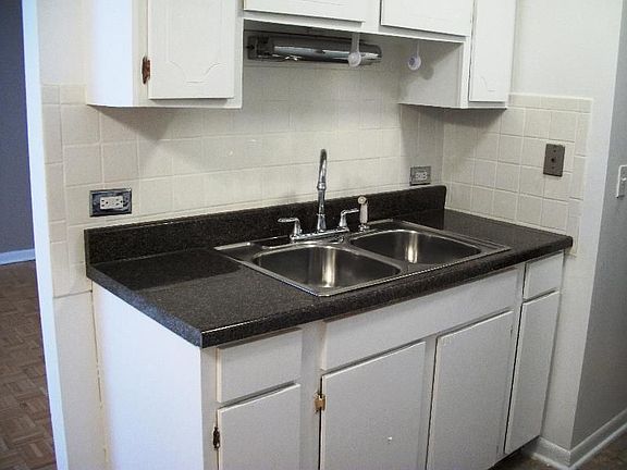 5th image of 441 W Barry Ave APT 120