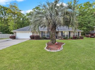 207 Sassafras Ln, Midway, GA 31320