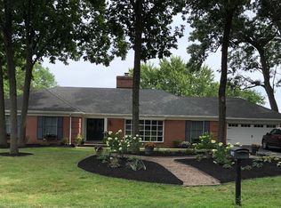 6052 Fairway Dr W, Fayetteville, PA 17222