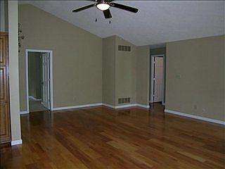4th image of 9465 Colony Pointe East Dr