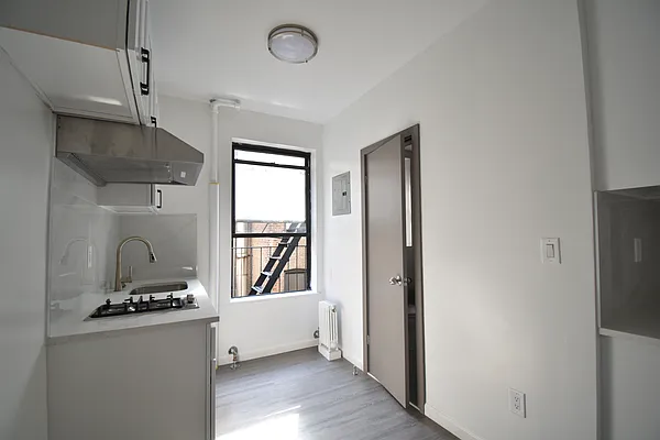 Rented by Wyllie Real Estate | media 8