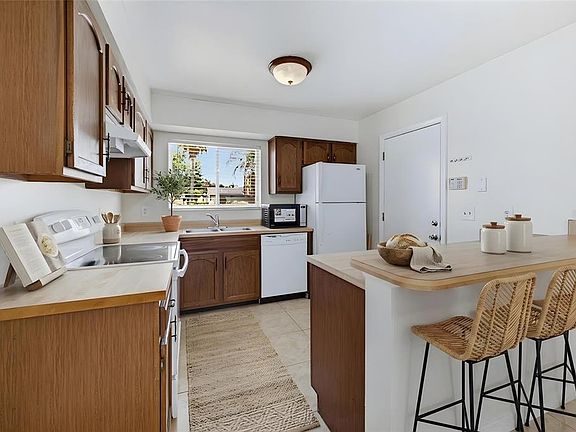 4th image of 10330 Galliard Blvd