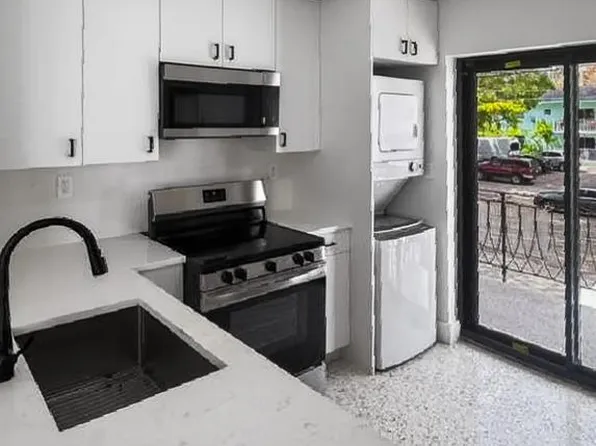 634 SW 2nd St APT 3, Miami, FL 33130