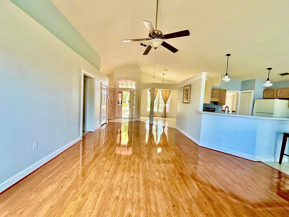 1st image of 9905 Cristina Dr