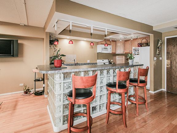 5th image of 6340 Americana Dr APT 1007