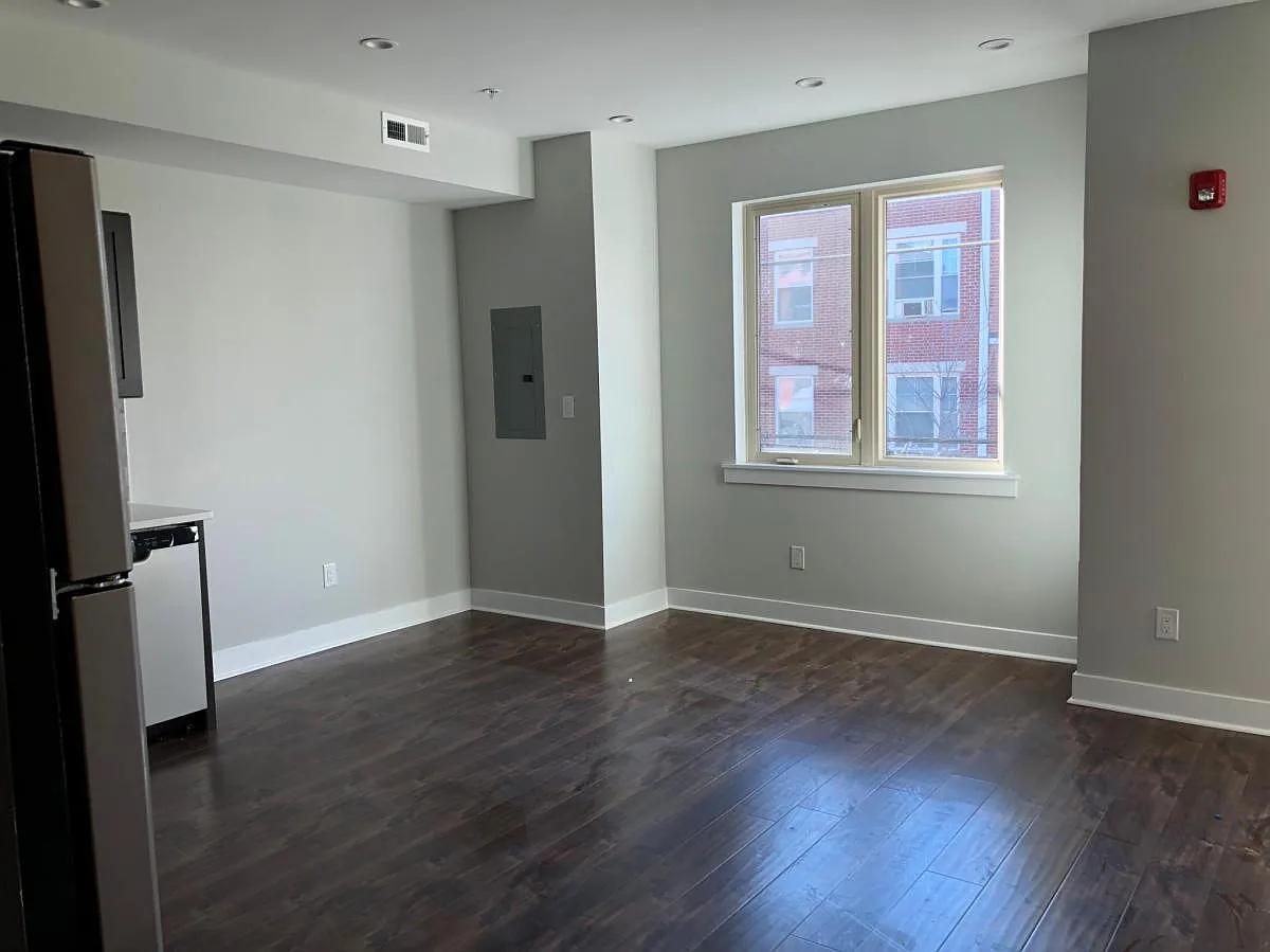 2 bed, 1200 sqft, $1,700 — Photo 2