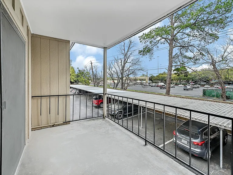 7555 Katy Fwy #146 — Photo 16