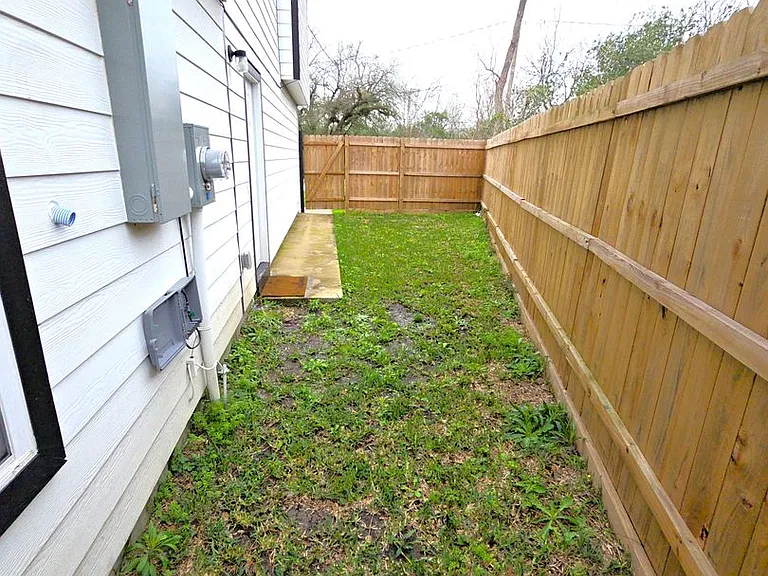 4626 Shreveport Blvd #A — Photo 20