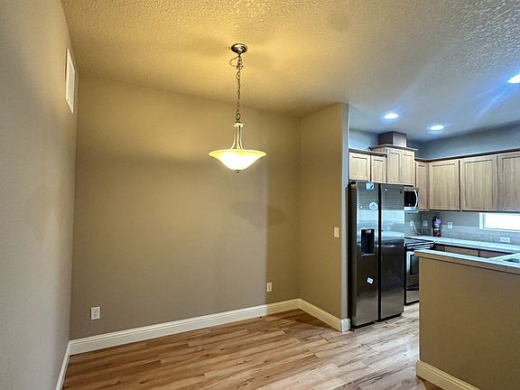 5th image of 3607 NE 81st Cir