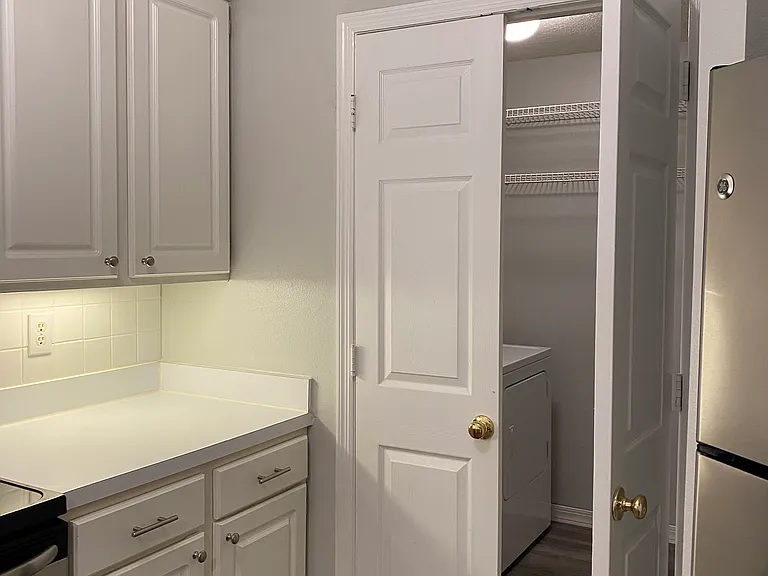 4205 Bay Club Cir — Photo 24