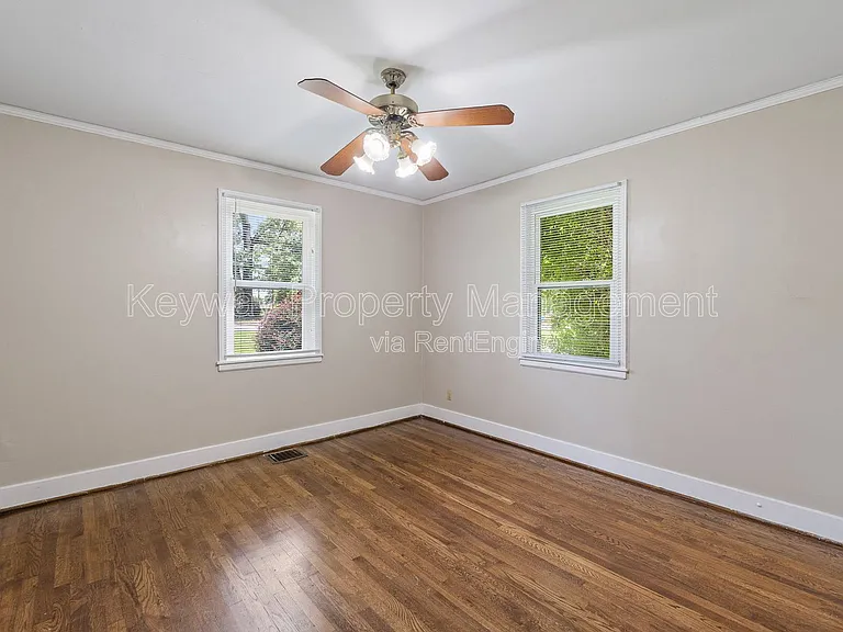 2334 Redwood Dr — Photo 10
