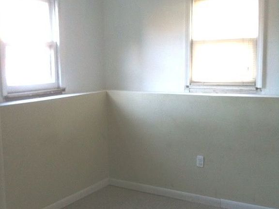 5th image of 384 Legion Ave