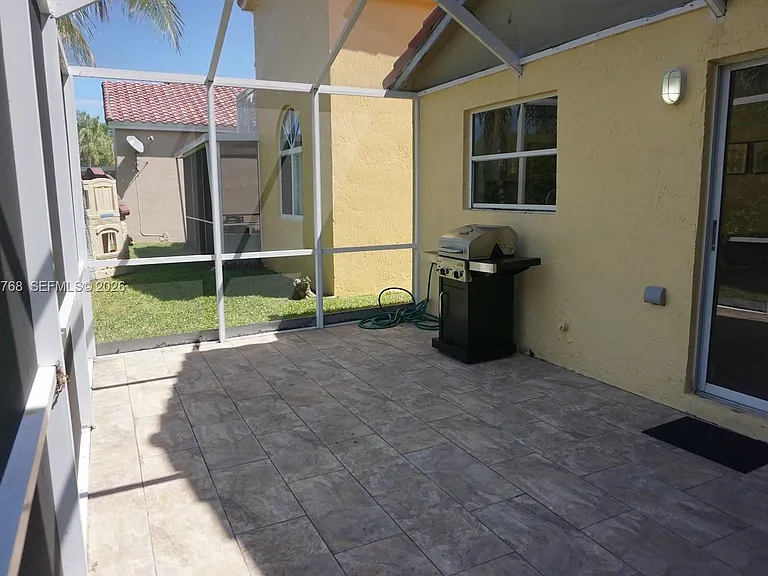 1057 SE 6th Ave — Photo 34