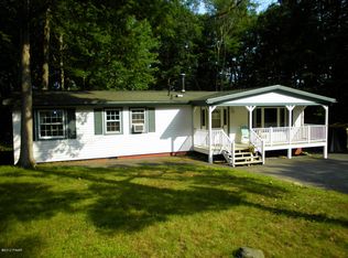 326 Deer Run E, Bushkill, PA 18324