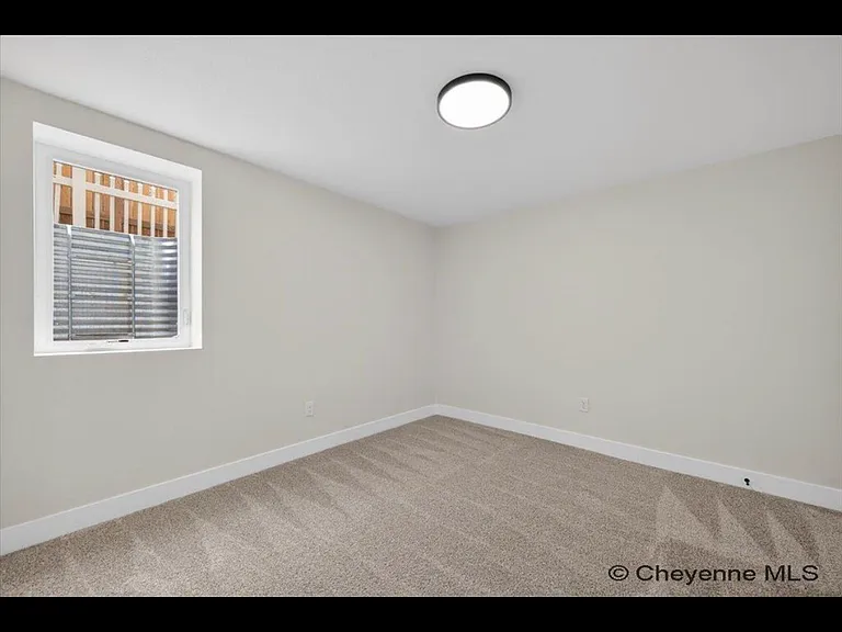 117 E 3rd Ave — Photo 3