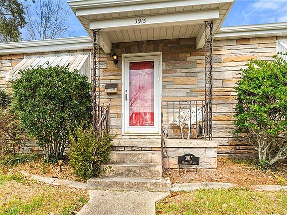 2nd image of 3915 Morris Pl
