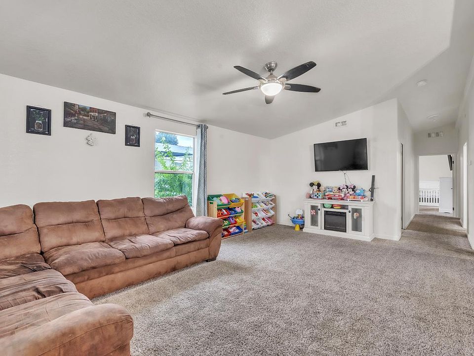 1st image of 4130 Vicksburg Ln #179