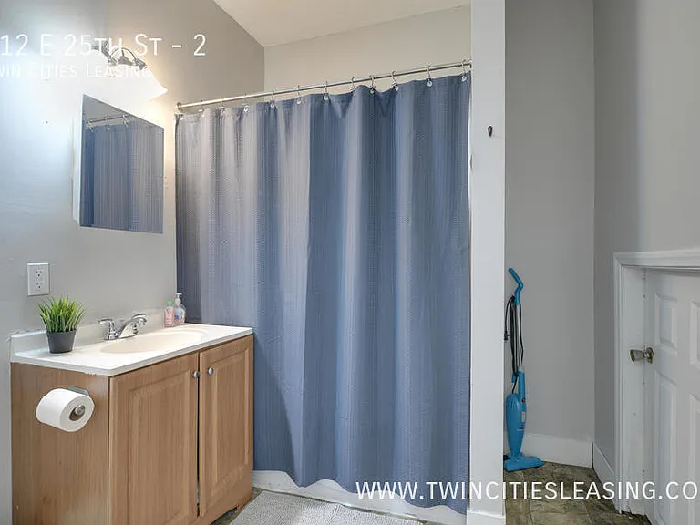 912 E 25th St #2 — Photo 12