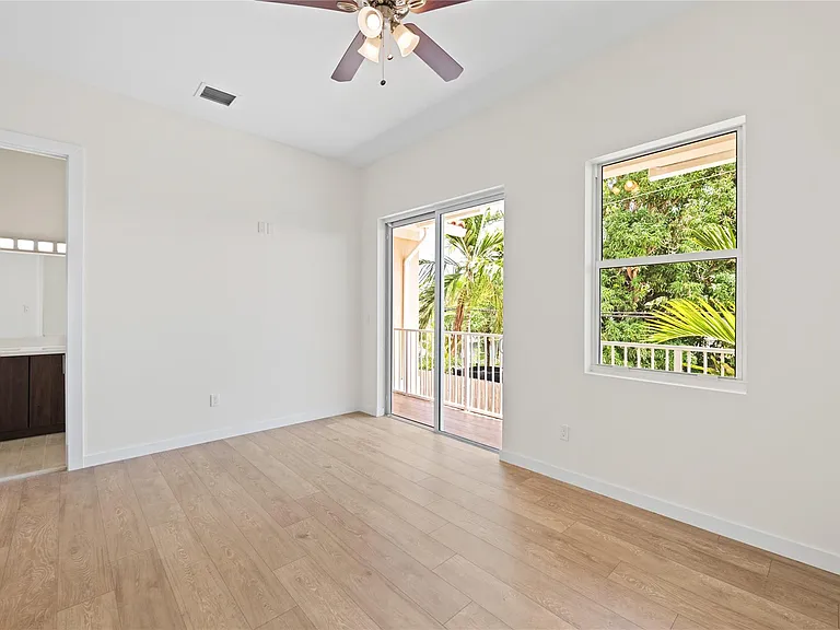1434 SW 4th Ave #1434 — Photo 5