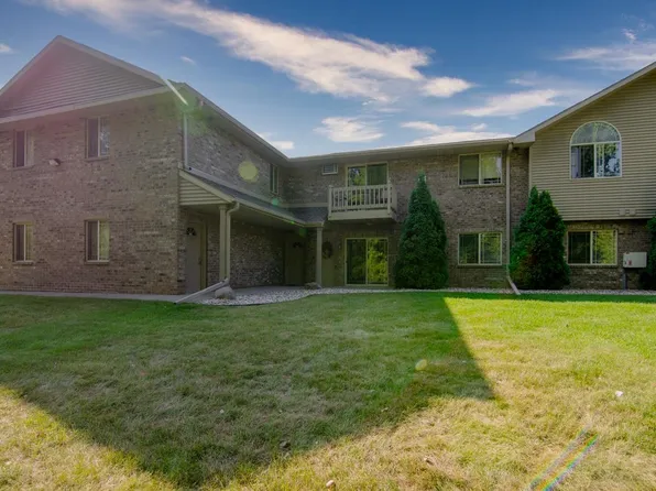 3321 N Casaloma Dr APT 63, Appleton, WI 54913