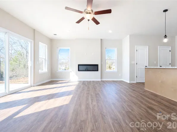 3107 Aberleaf Ln, Charlotte, NC 28227