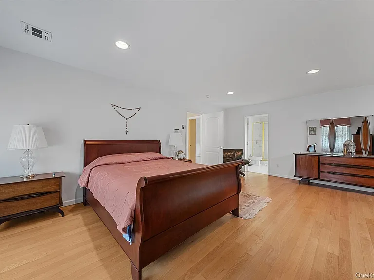 20 Goshen Rd — Photo 26