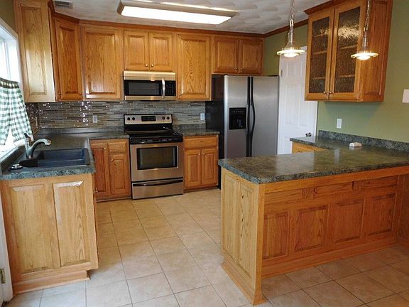 2nd image of 678 Orangewood Dr