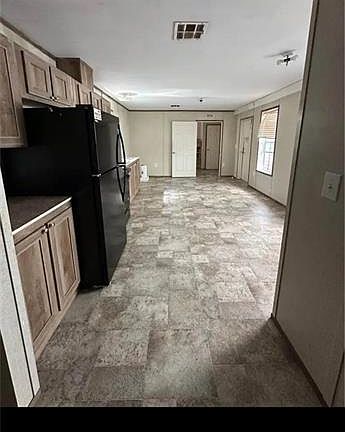 4th image of 25580 Lark St