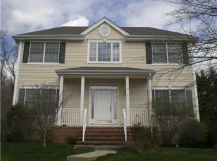 7 Beech Ct, East Brunswick, NJ 08816