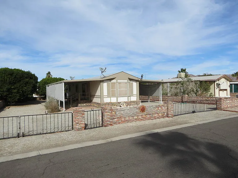 13614 E 44th Dr — Photo 1