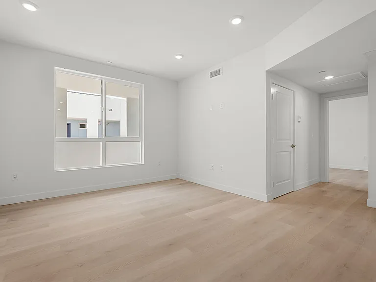 The Rosenell — Photo 143