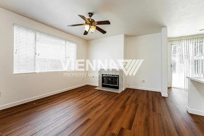 493 Silverhorn Dr — Photo 2
