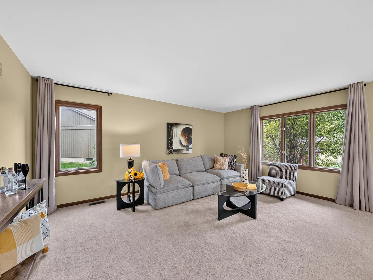 2 bed, 2.0 bath, 1639 sqft, $2,295 — Photo 3