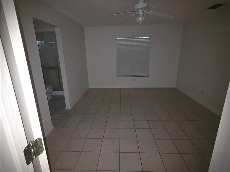 910 Cape Coral Pkwy W — Photo 4