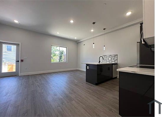 1st image of 627 N Brooklyn St #2
