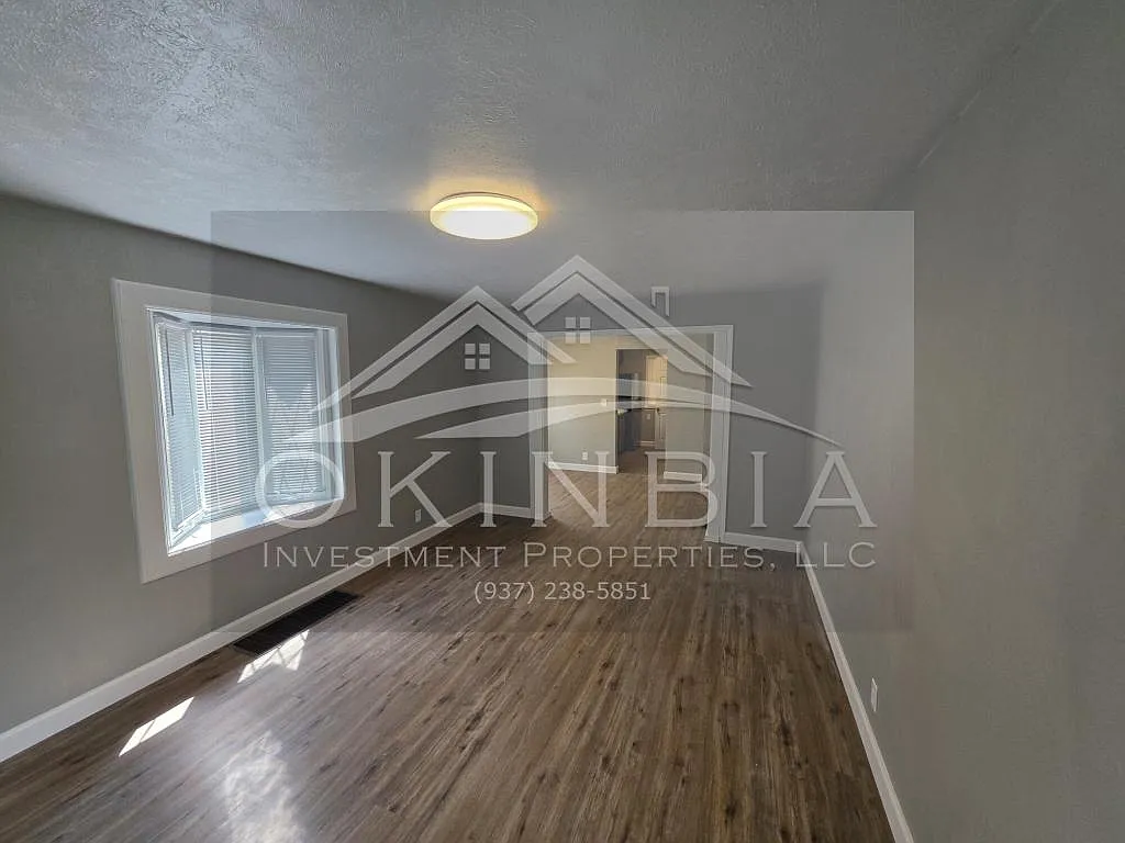1425 Canfield Ave — Photo 2