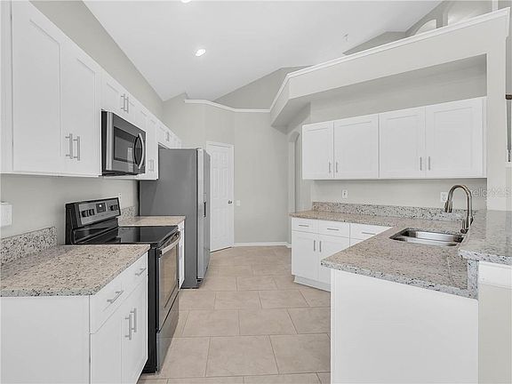 5th image of 8068 King Palm Cir