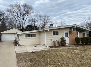 376 Leslie Ln, Wheeling, IL 60090