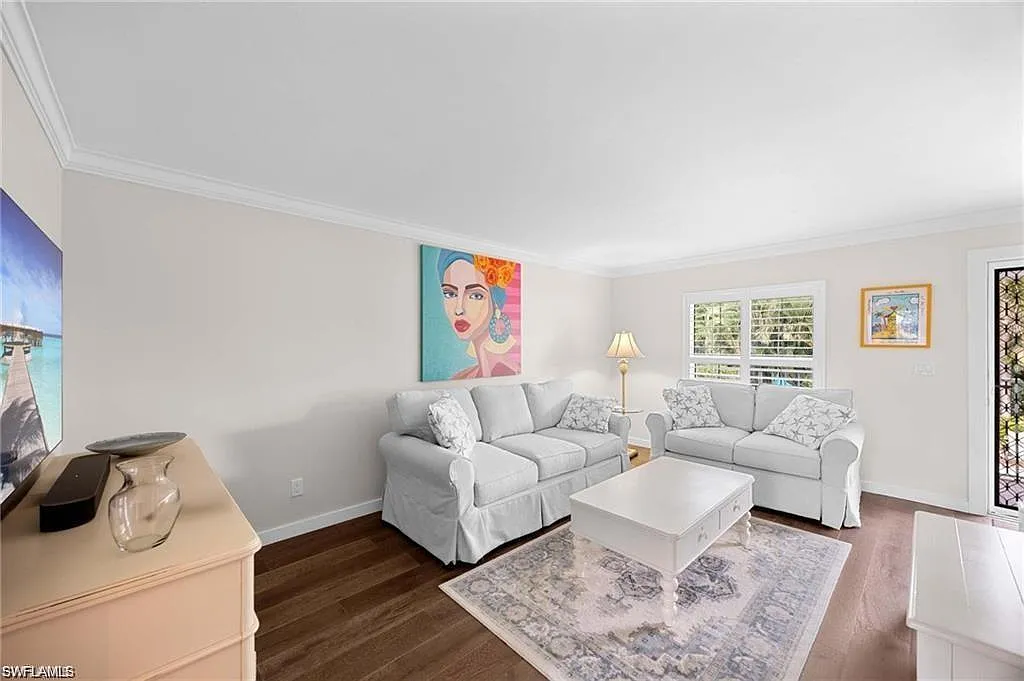 2 bed, 2.5 bath, 1200 sqft, $4,000 — Photo 2